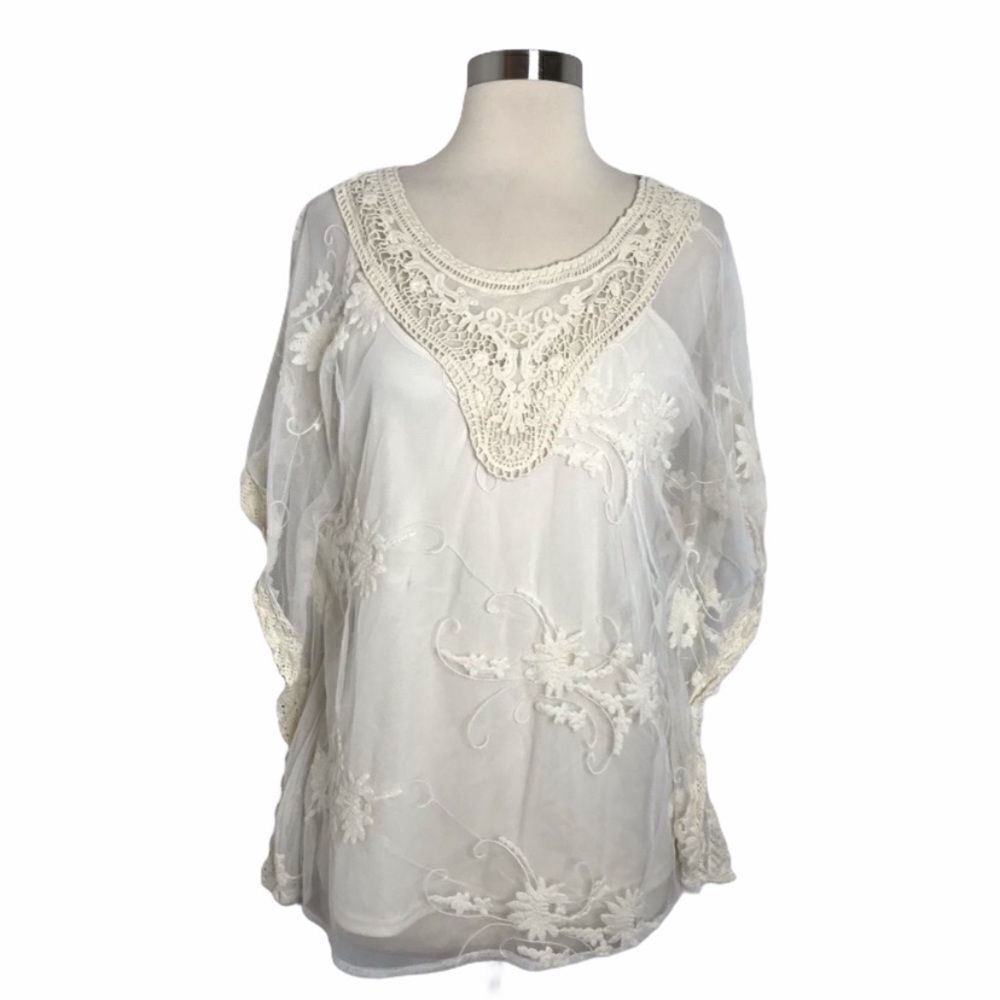 Altar’d State Womens Lace Blouse Size Medium Off White Lined Short Sleeve